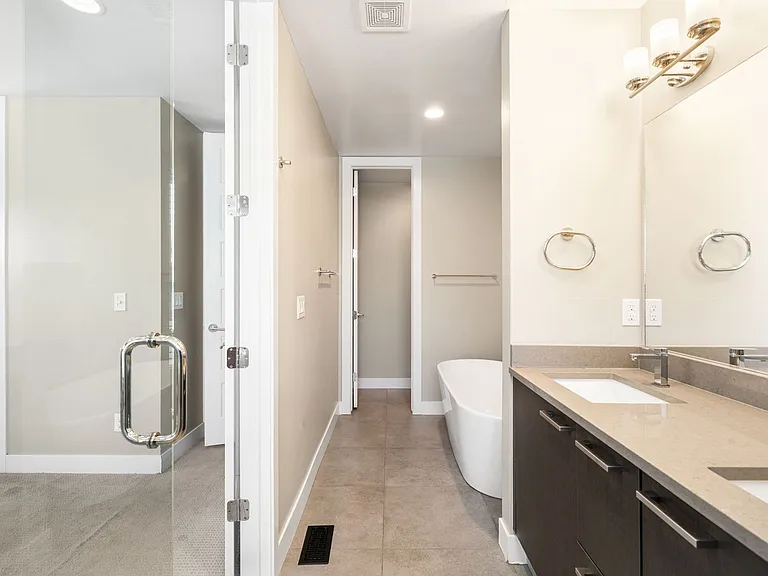 1751 W 40th Ave — Photo 20
