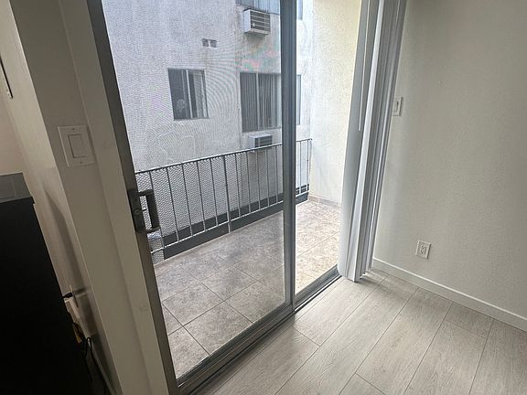 5th image of 8227 Blackburn Ave APT 4