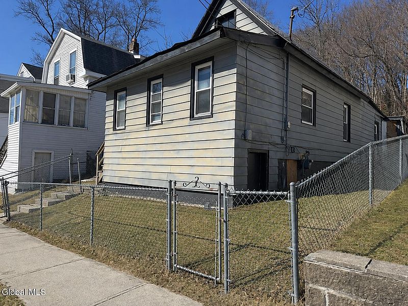 2nd image of 839 5th Street