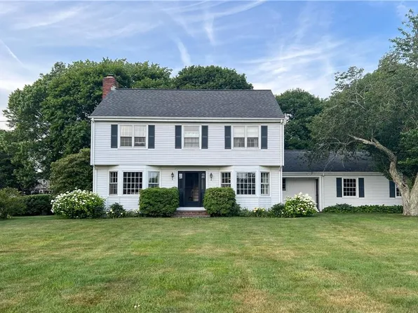 9 South Dr, Middletown, RI 02842
