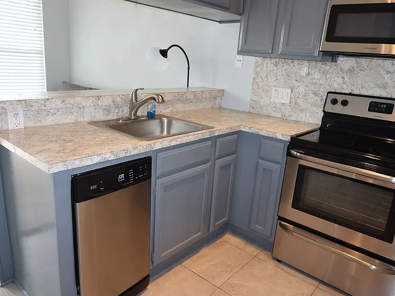 2802 Nueces St #306 — Photo 7