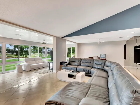 9 Eastgate Drive #D, Boynton Beach, FL 33436