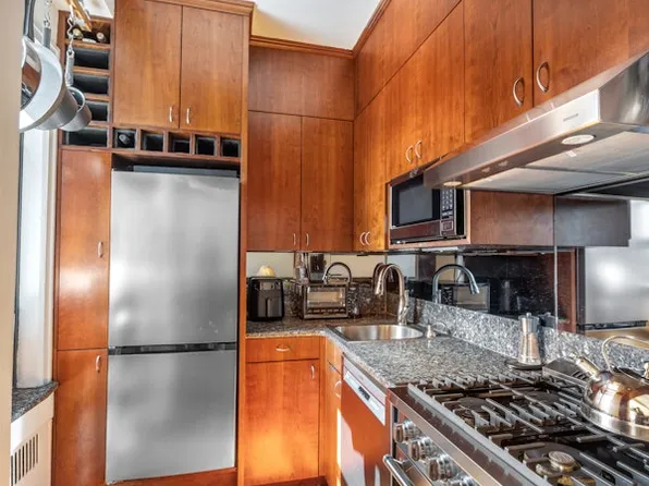 123 East 37th Street image 7 of 14