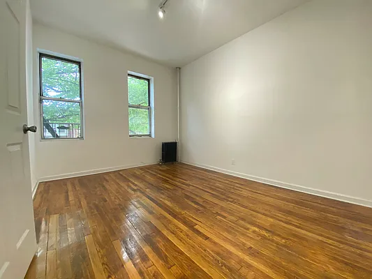 Rented by Lang Realty LLC | media 6
