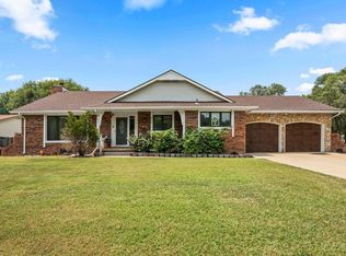 2117 N Ridgewood Dr, Wichita, KS 67208