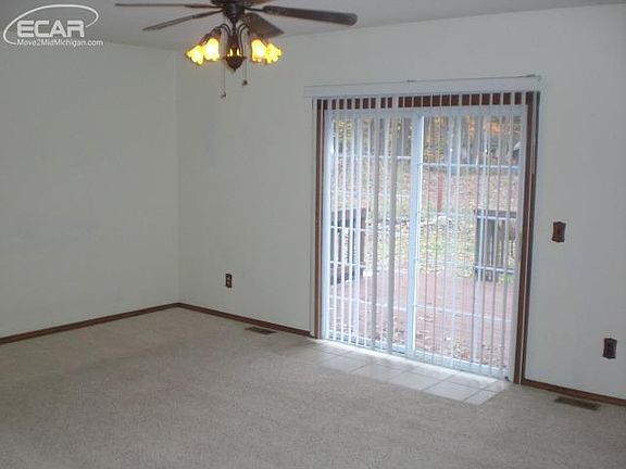 4th image of 5154 N Shore Dr