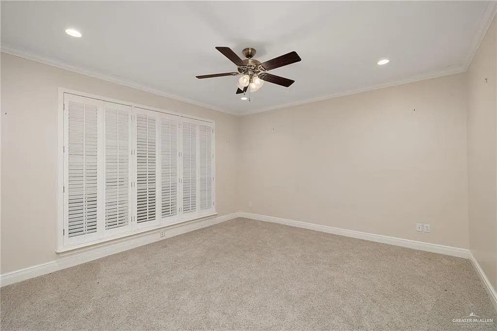 5 bed, 5.0 bath, 4042 sqft, $6,000 — Photo 3