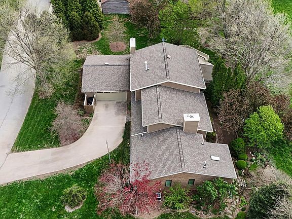2nd image of 3207 Douglas Woods Dr