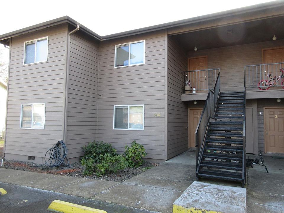 2nd image of 594 Van Wey Cir