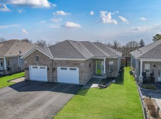 1041 Meadowood St, Fort Erie, ON L2A0B9