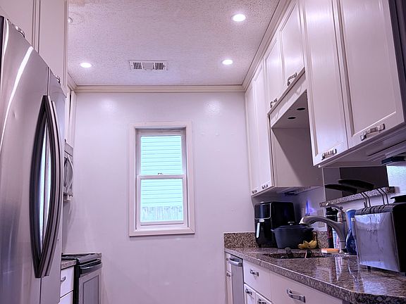 4th image of 541 Heritage Ct