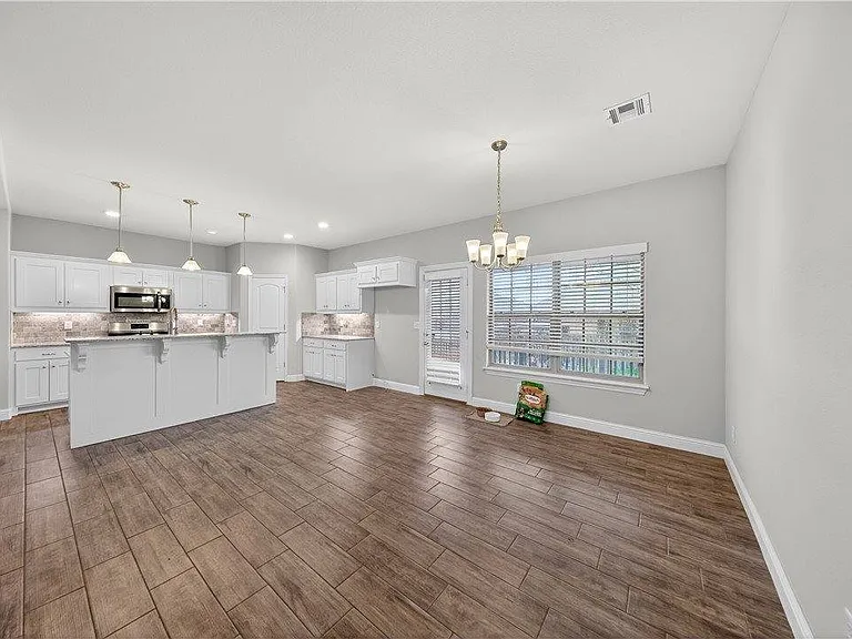 584 Quartz Way — Photo 3