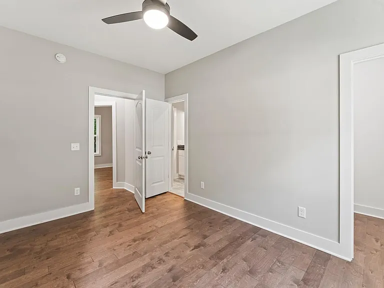 537 Lewis Ln — Photo 16