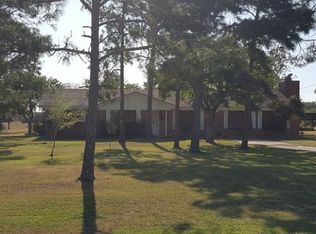 539 Loop Rd, Seadrift, TX 77983