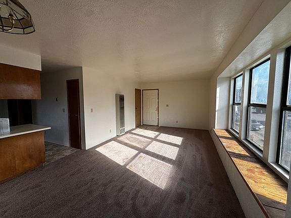 3rd image of 225 Hillsdale St #Bd4717480
