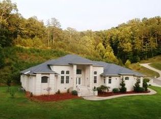 99 Park Dr, Hurricane, WV 25526