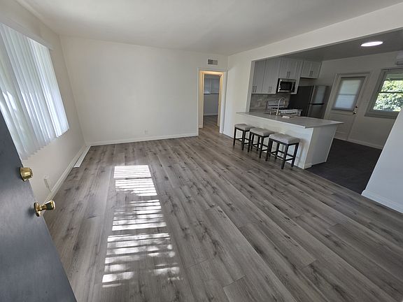 3rd image of 1700 Grevelia St APT E