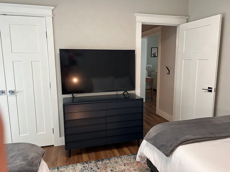 1208 Seven Sisters Ln — Photo 38