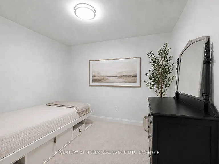 362 Wellington St E — Photo 27