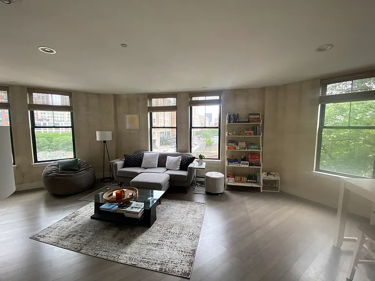 75 Clarendon St #401 — Photo 12