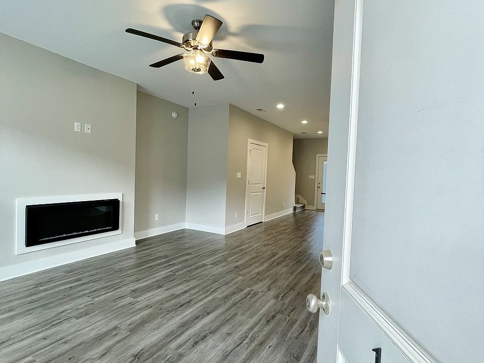 1st image of 131 English Commons Dr #1