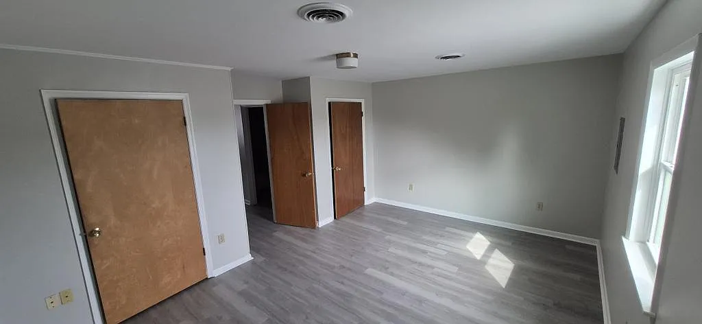 101 Delaware Ave — Photo 3
