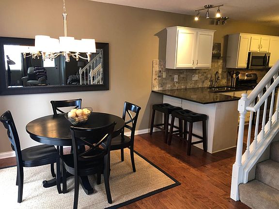 5th image of 498 Mission Hills Way E