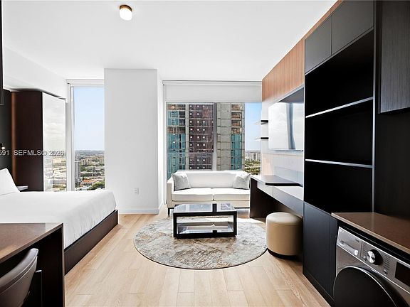 5th image of 20 NE 11th St Unit 3111
