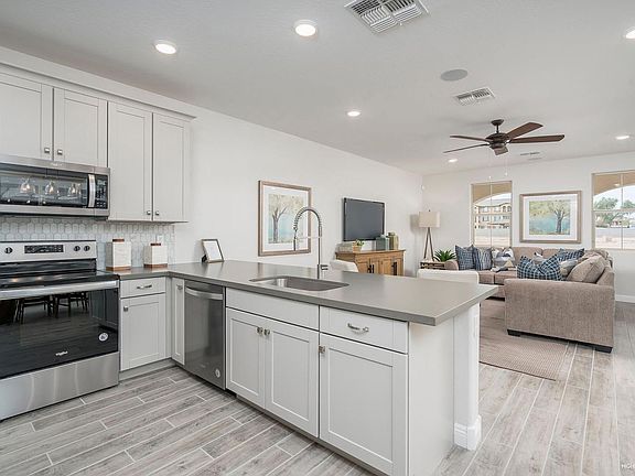 5th image of 1037 S 151st Ln #N26fav