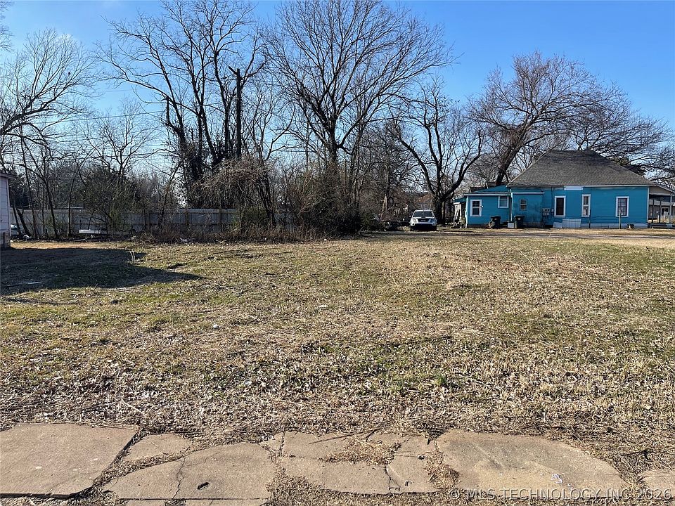 1st image of 307 Felix St