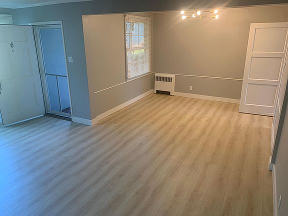 4th image of 240 E Bellevue Ave #6