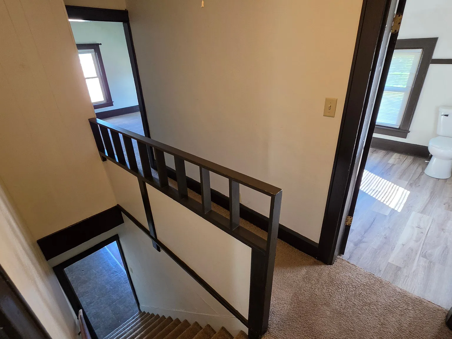 3 bed, 1.0 bath, 1336 sqft, $1,500 — Photo 2