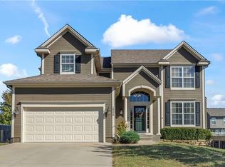 19320 W 209th St, Spring Hill, KS 66083