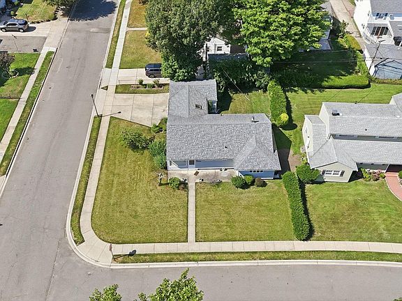 2nd image of 2513 Cedar Street