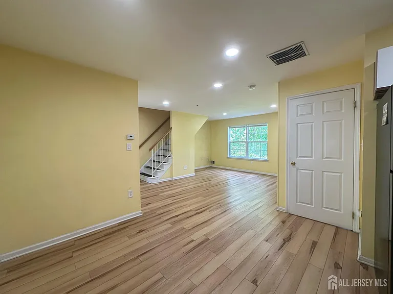 263 Prestwick Way — Photo 14