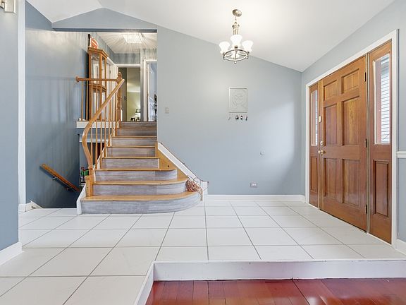 4th image of 2736 E Goodrich Ave