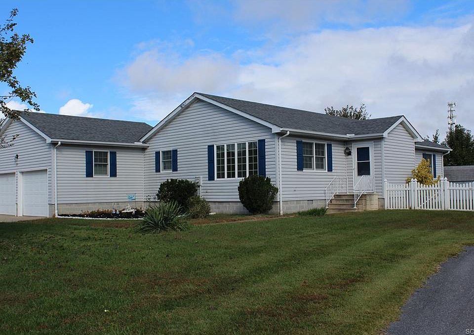 1st image of 36807 W Pond Cir