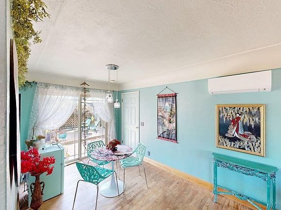 5th image of 1239 Iris St