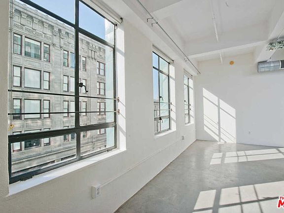 4th image of 849 South Broadway