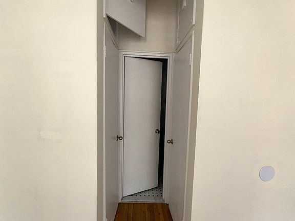 4th image of 438 E 77th St APT 4