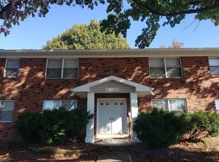 2906 Mayer Dr, Saint Charles, MO 63301