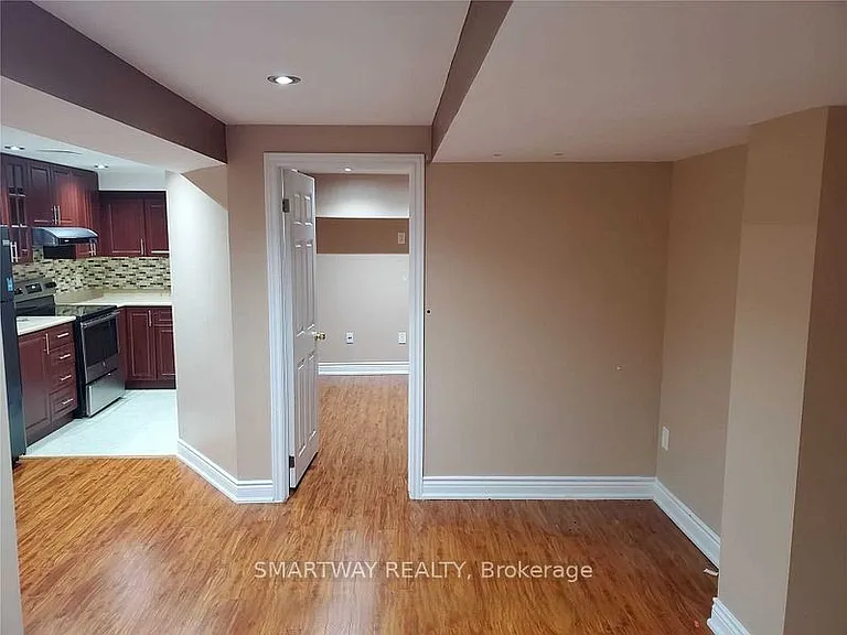 495 Meadowridge Ct #BASEMENT — Photo 4