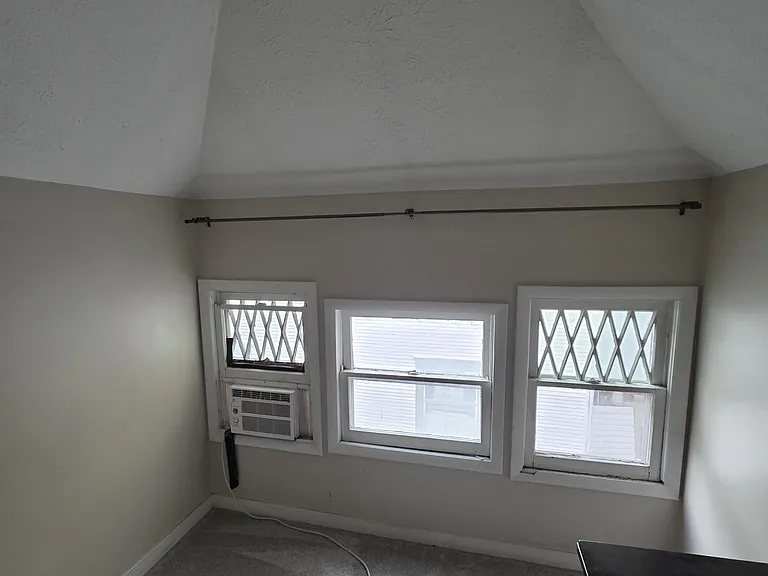 322 S 27th St #2 — Photo 6