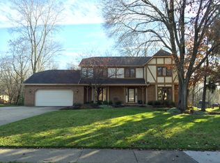 34512 Summerset Dr, Solon, OH 44139