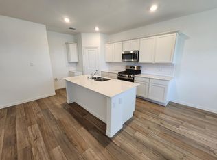 908 Rusty Spur Ln, Haslet, TX 76052