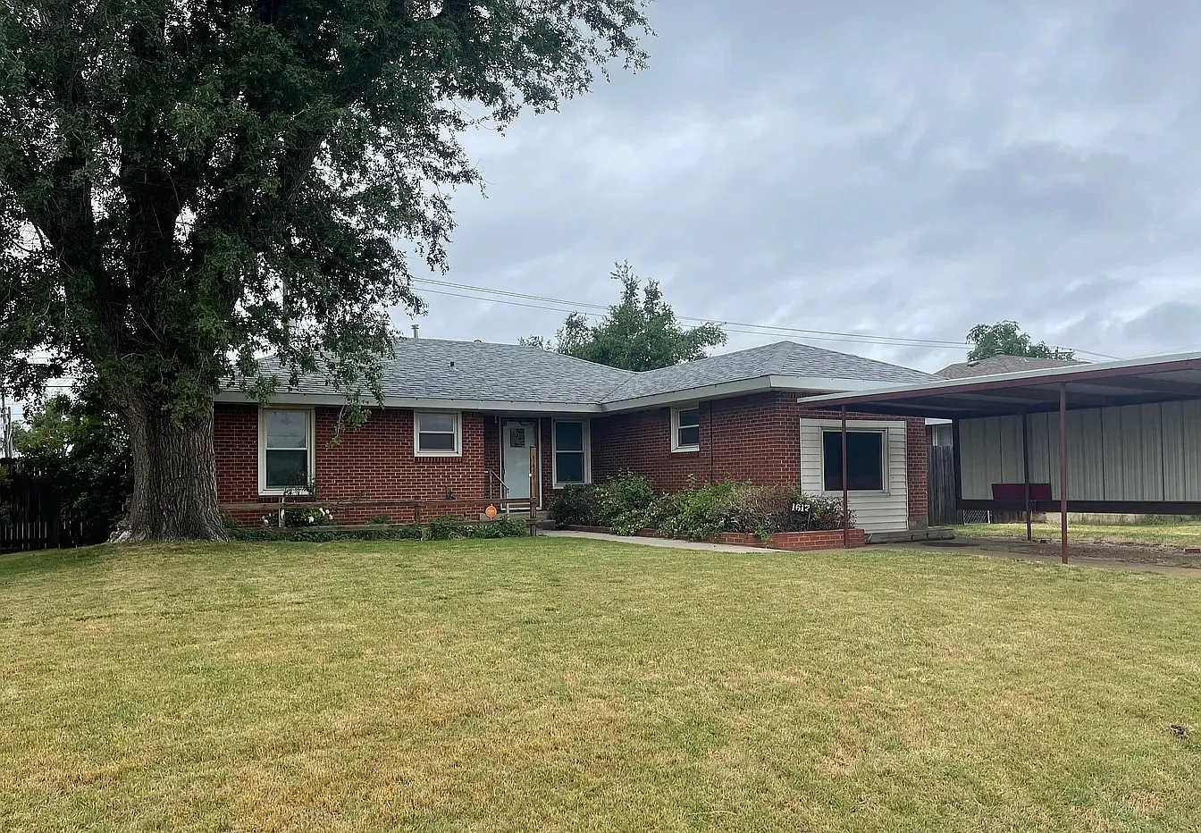 3 bed, 1629 sqft, $1,300 — Photo 1