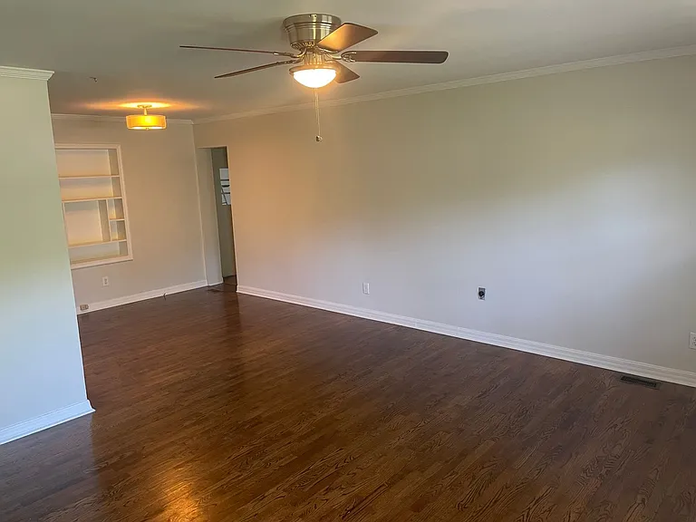 224 Wood Dale Dr — Photo 5