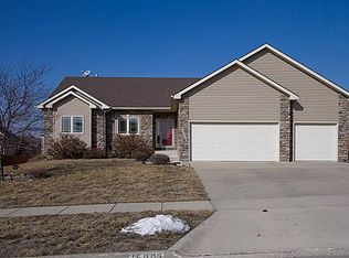 15909 Hammontree Dr, Urbandale, IA 50323