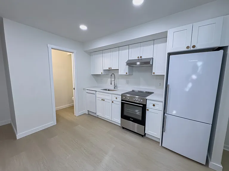 1703 Green St #1 — Photo 17