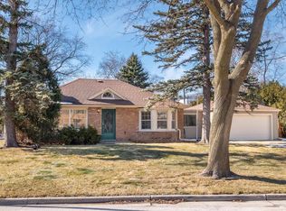 3247 N Knoll Blvd, Wauwatosa, WI 53222
